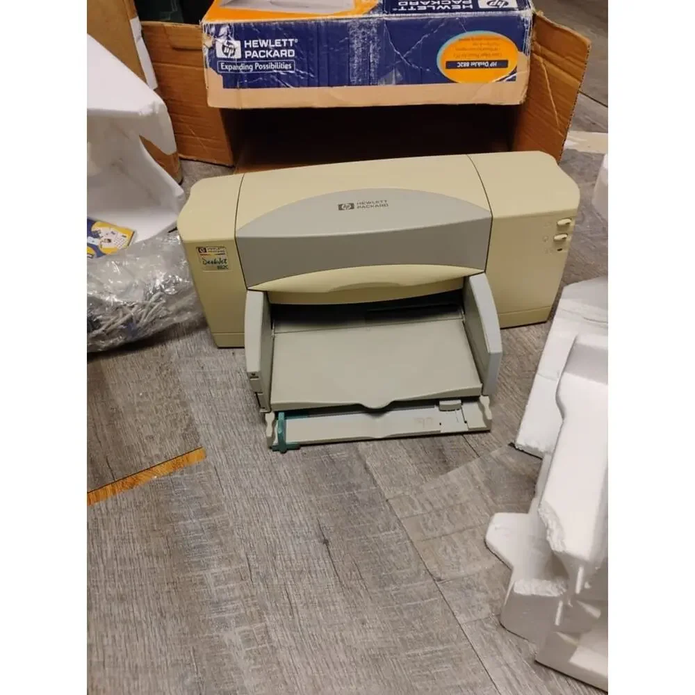 HP Hewlett Packard DeskJet 882C Color Inkjet Printer Vintage C6409B